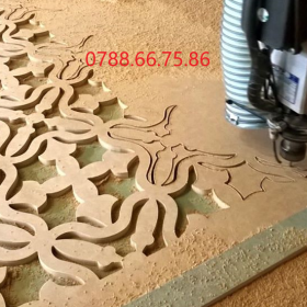 xuong-cat-cnc-gia-re-di-an.jpg