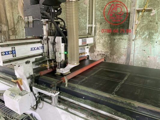 máy cắt cnc hiện đại tại anh dũng decor