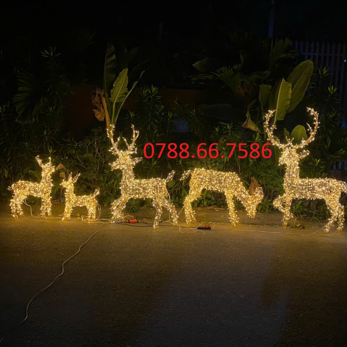 mô hình tuần lộc trang trí noel đẹp mắt gây ấn tượng