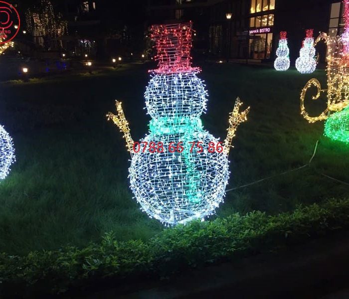 tiểu cảnh người tuyết trang trí noel